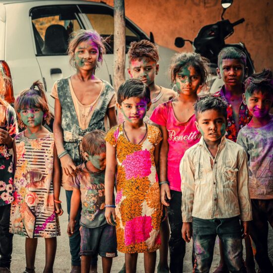 fete des couleurs holi-enfants