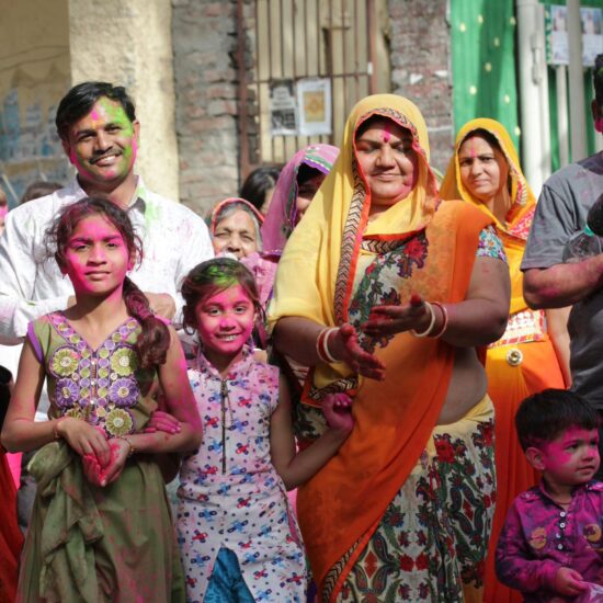fete des couleurs holi famille