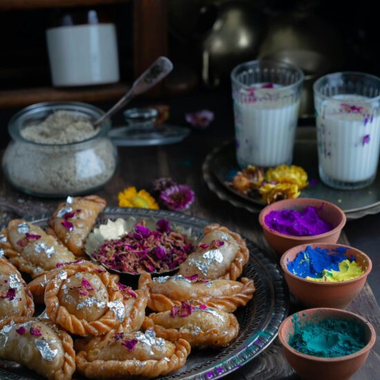 fete des couleurs holi gujiya