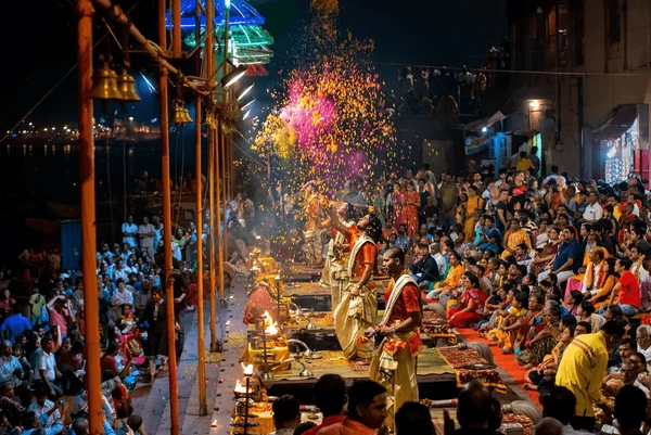 Assister à la cérémonie du Ganga Aarti à Varanasi